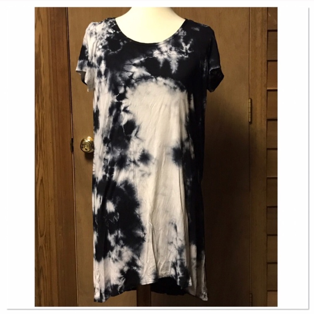 🚨 SALE! Black Tie Dye Print Open Back Dress - Picture 4 of 5